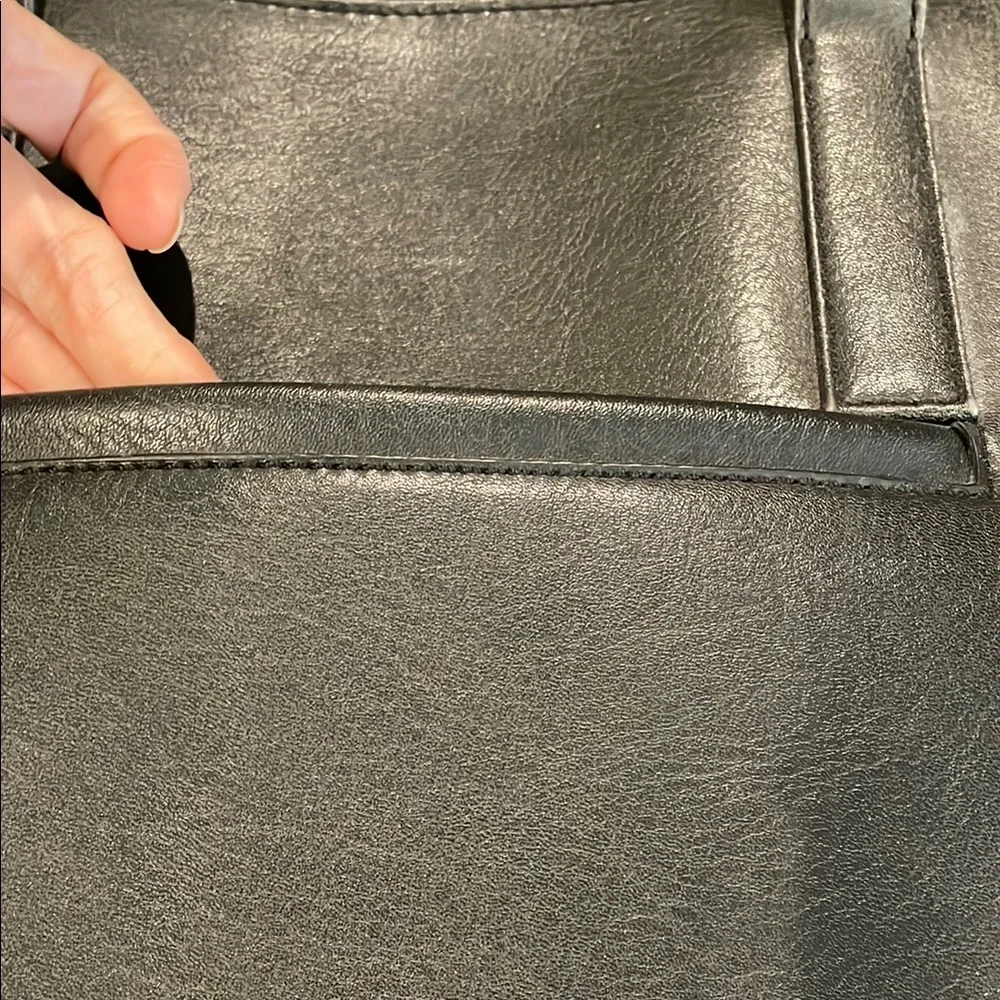Matt & Nat Black Vegan Bag - Picture 6 of 6